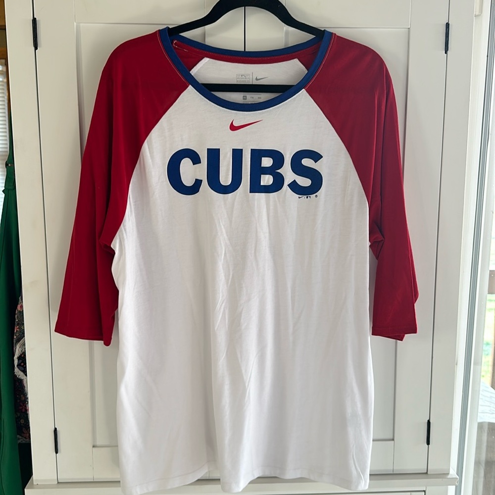 Nike CUBS cropped sleeve baseball tee size XXL